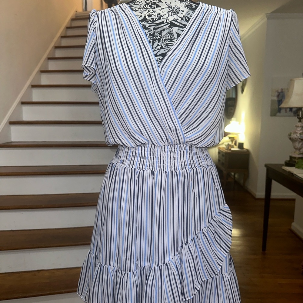 MICHAEL KORS (M)
Metallic Stripe Ruffle Mini Dress